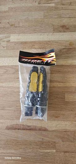 footrest pegs