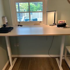 Standing desk