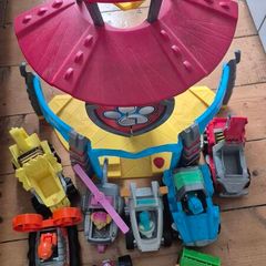 Paw patrol Dino Tower, and characters with 2 revup cars