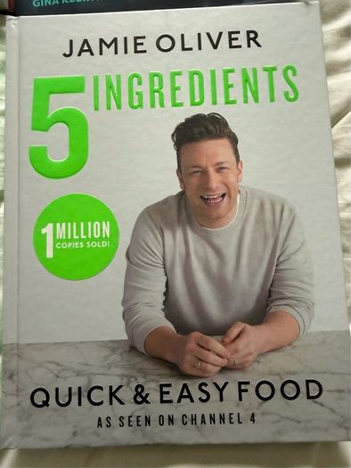 8 Cookbooks | Joe Wicks | Jamie Oliver | The Happy Pear | The Essential Air Fryer