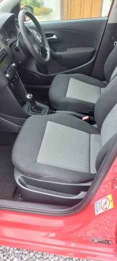 2010  Polo one owner two keys