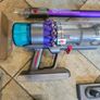 Dyson 5 gen with 2 Batteries Image 2