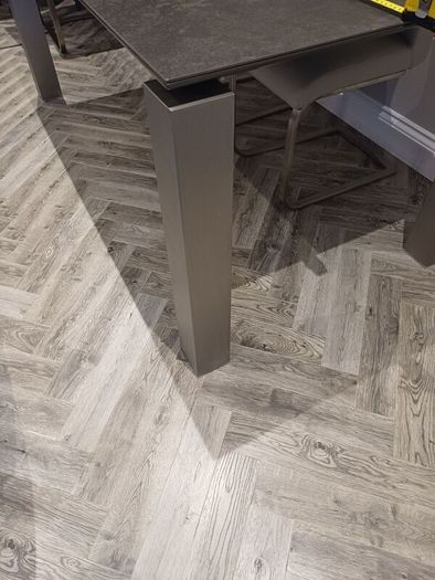 Table Terenzo ceramic grey