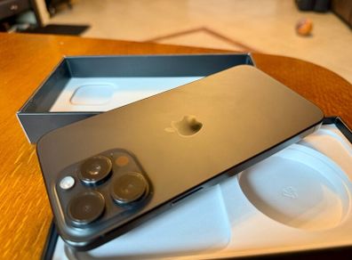 IPhone 15 Promax 512gb not refurb! Like new!