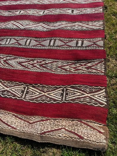 Moroccan Kilim Rug / Wide runner