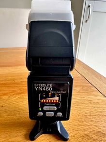 Yongnuo universal speed light