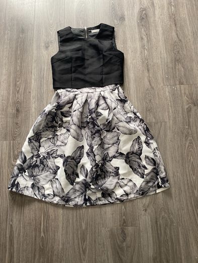 Gorgeous 2 piece skirt and top size 10 - 12