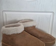 Girl's shoes size UK13