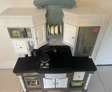 Toy kitchen