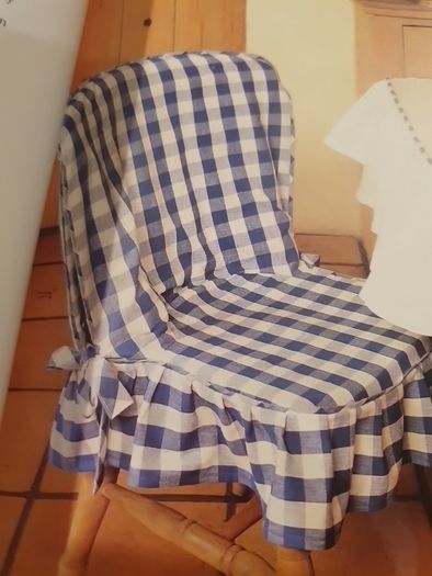 Decorstive Details Design And Make From Pet Smoke Free Home In Very Good Condition