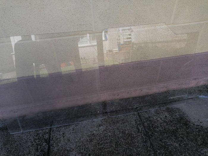 Perspex, 2 small bits FREE