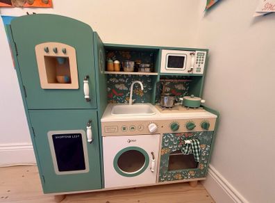 Play kitchen
