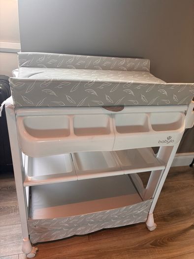 Babylo Changing Table & Bath