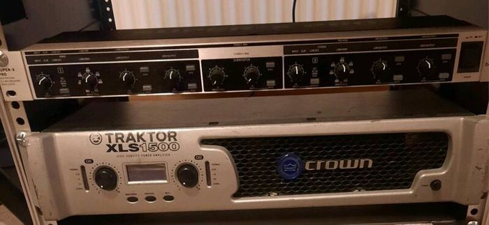 Martin Audio Black Line F15+Power Amplifier Crown
