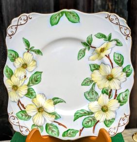 Vintage Tuscan Fine Bone China "DOGWOOD" Cake Plate