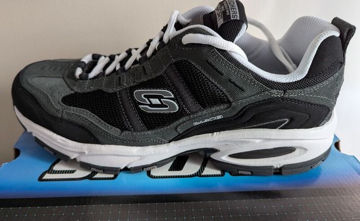 Skechers Trainers (new)