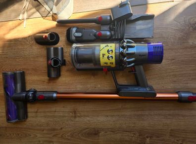 dyson v10