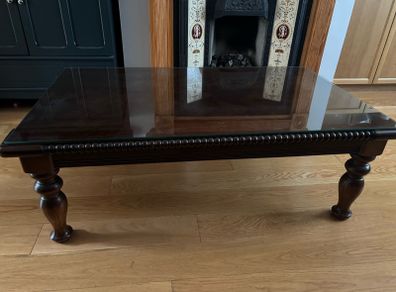 Solid Wooden Coffee Table with Glass Top Elegant & Sturdy