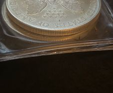 2006 American Silver Eagles excellent choice for collectors or investors.