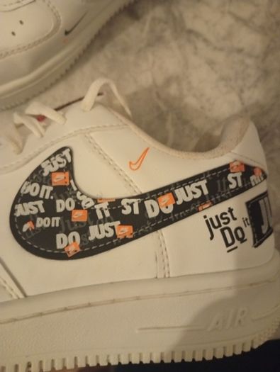 Nike Air Force 1 82s Trainers