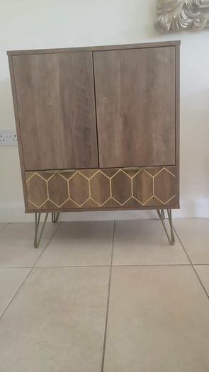 Wine cabinet