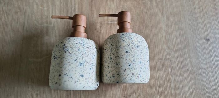 Hand soap dispensers