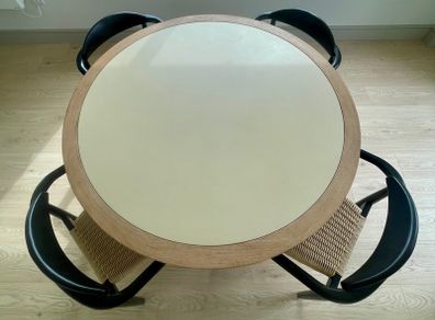 Dining table and chairs new, used for show apartment