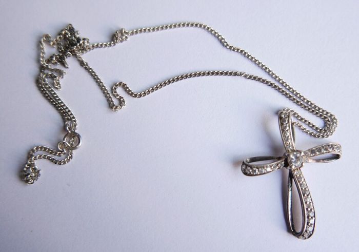 Vintage Sterling Silver  Rhinestone Curved Cross Necklace length 18" - 4,5g