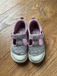 Shoe - Clarks (UK7.5F)