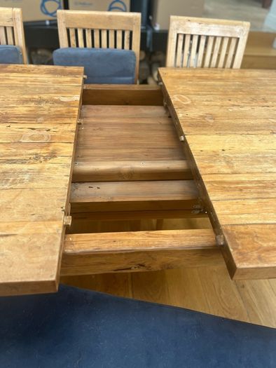 Solid hard wood stunning extendable dining table plus chairs