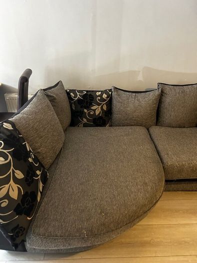 Couch and coffee table FREE FOR PICK UP