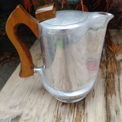 Picquot ware coffee pot, Picquot ware J6