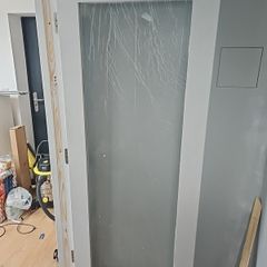 Glazed internal doors prehung