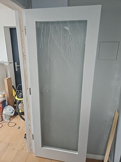 Glazed internal doors prehung