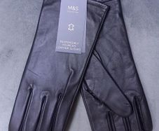 BNWT Black Leather Gloves Size M