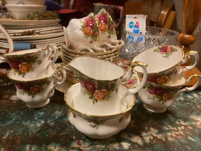 royal albert old country rose pattern teaset