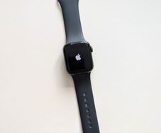 Apple Watch SE 2nd Gen, 40mm - Space Grey