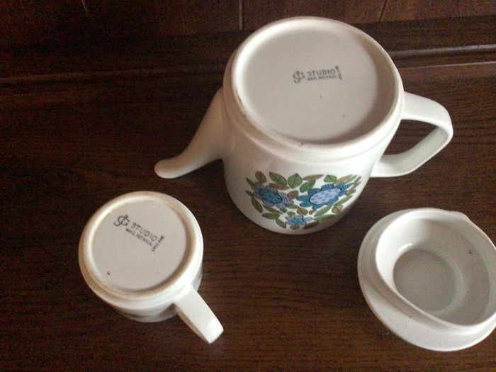 Retro Vintage J&G Meakin Studio Pottery milk jug and Teapot