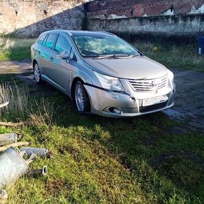 2010 toyota avensis 2.2 d4d breaking