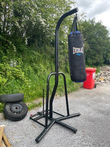Everlast punching bag and stand