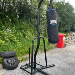 Everlast punching bag and stand