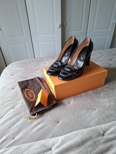 TOD'S Black Heels