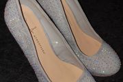 Beautiful brand new grey diamante heels size 39/6