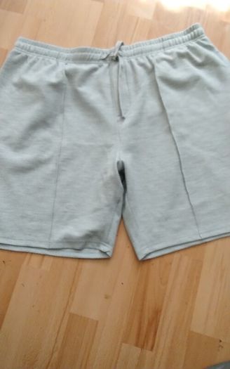 Men's T/Shirt and Shorts .. Size: 2 X Large