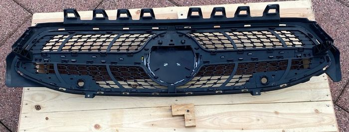 2021 Mercedes CLA220d Grill (W118) perfect condition