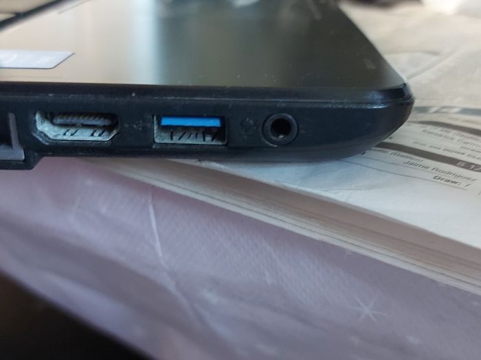ACER Travelmate P256 Series, Model No. Z5WBH, Intel Core i3-4005U CPU, 1.7GHz, 4GB Ram, 500GB HDD, Windows 10, Microsoft Edge, Chrome and VLC