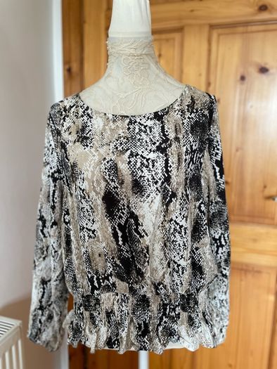 M&S Collection Ladies Top size 20 New without tags