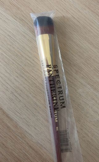 Spectrum B32 Glowy Foundation Brush