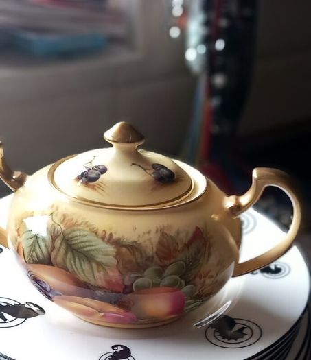 Aynsley Harvest Gold Sugar Bowl With Lid And A Plate