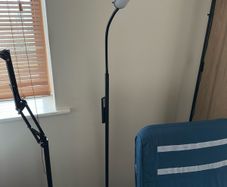 LED Uplighter Floor Lamp Adjust freely, 18W 1800LM Dimmable Floor Standing Lamp with Remote & Touch Control, 1min Installation, Standard Eye Caring Reading Lamps Living Room Modern for Bedroom (Black) [Energy Class A]